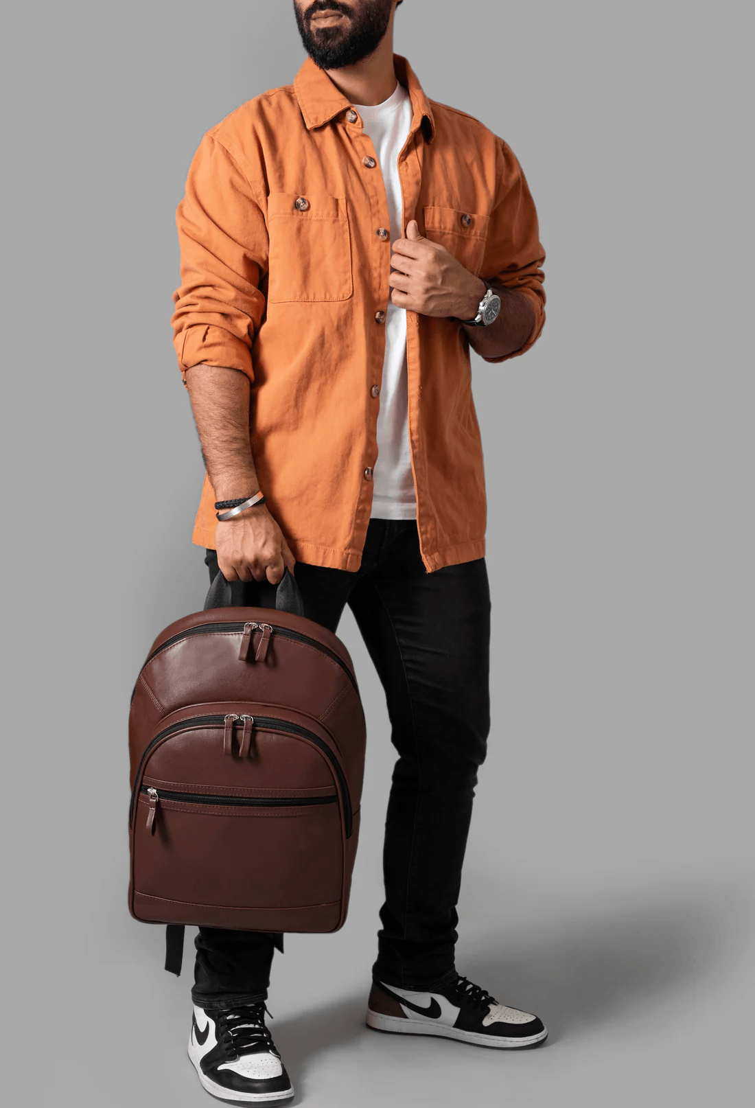 Laptop Bag vs. Backpack: Which Is Better for College? - LeatherNoLeather