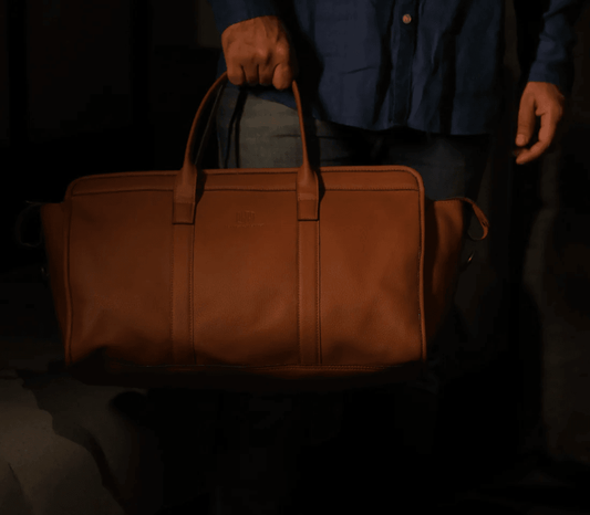 The Ultimate Guide to Choosing the Best Duffle Bag for Men’s & Women’s Travel Needs - LeatherNoLeather