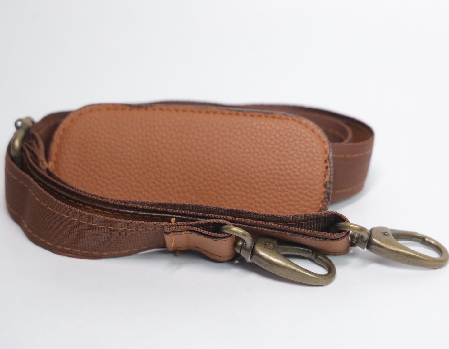 Nomad Duffle Bag - LeatherNoLeather