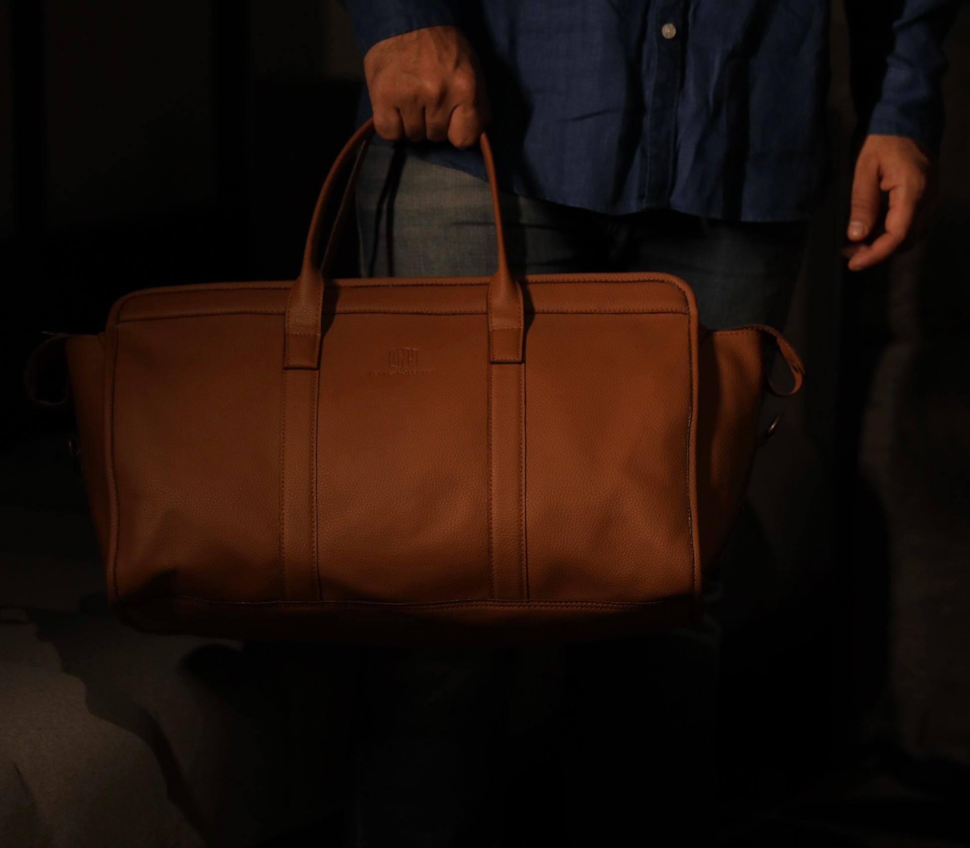 Nomad Duffle Bag - LeatherNoLeather