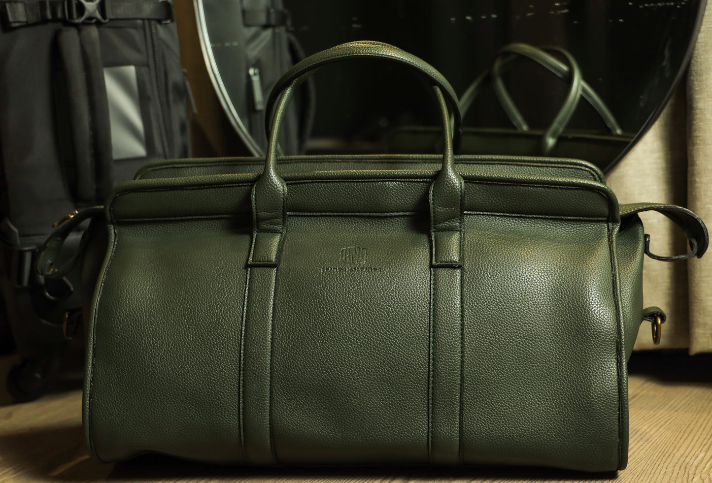 Nomad Duffle Bag - LeatherNoLeather
