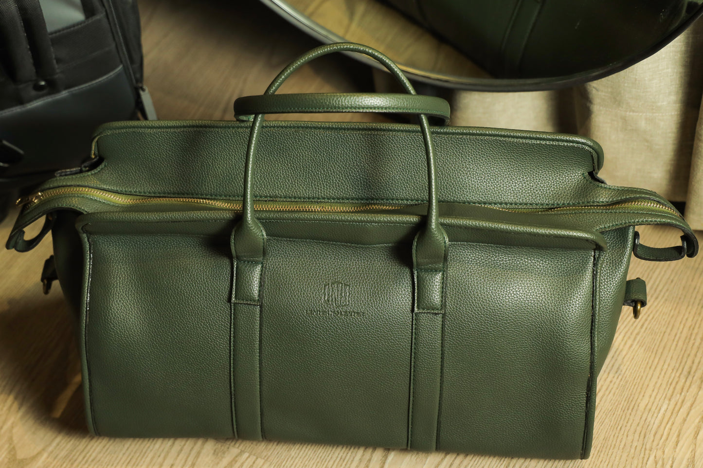 Nomad Duffle Bag - LeatherNoLeather