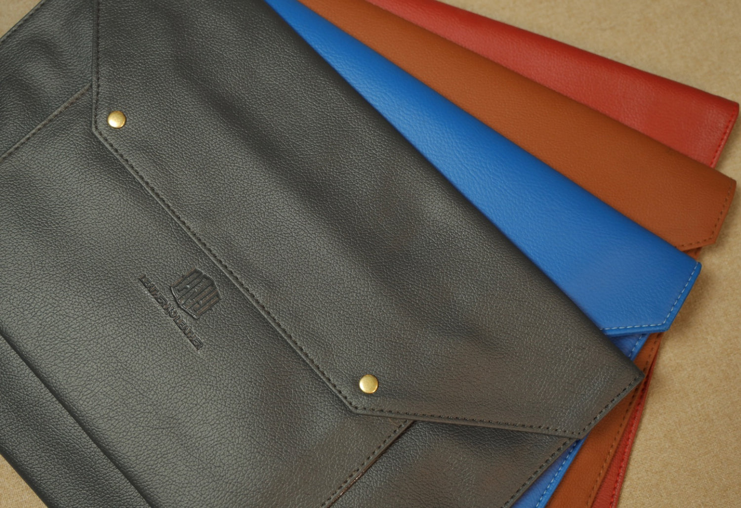Urban Laptop Sleeve - Tan - LeatherNoLeather
