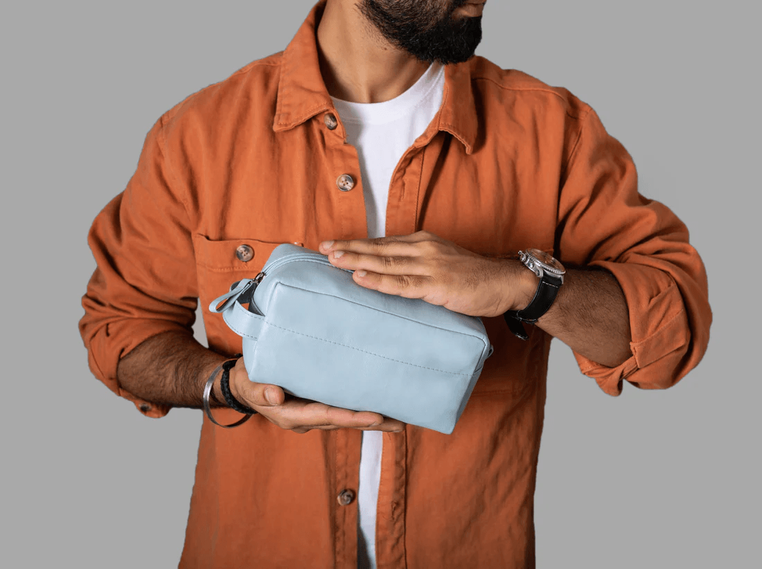 What to Pack in Your Travel Kit Bag: A Simple Checklist – LeatherNoLeather