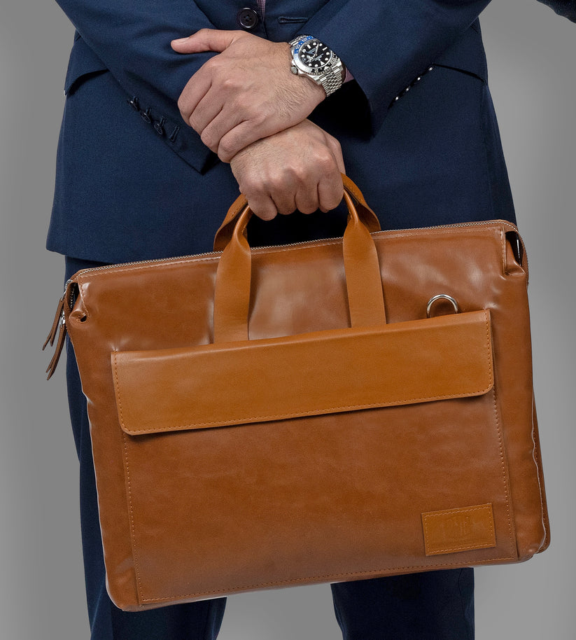 Best Laptop Bag for Office: How to Pick in 2024